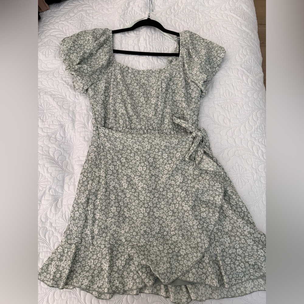 Trixxi Sage Floral Midi Dress